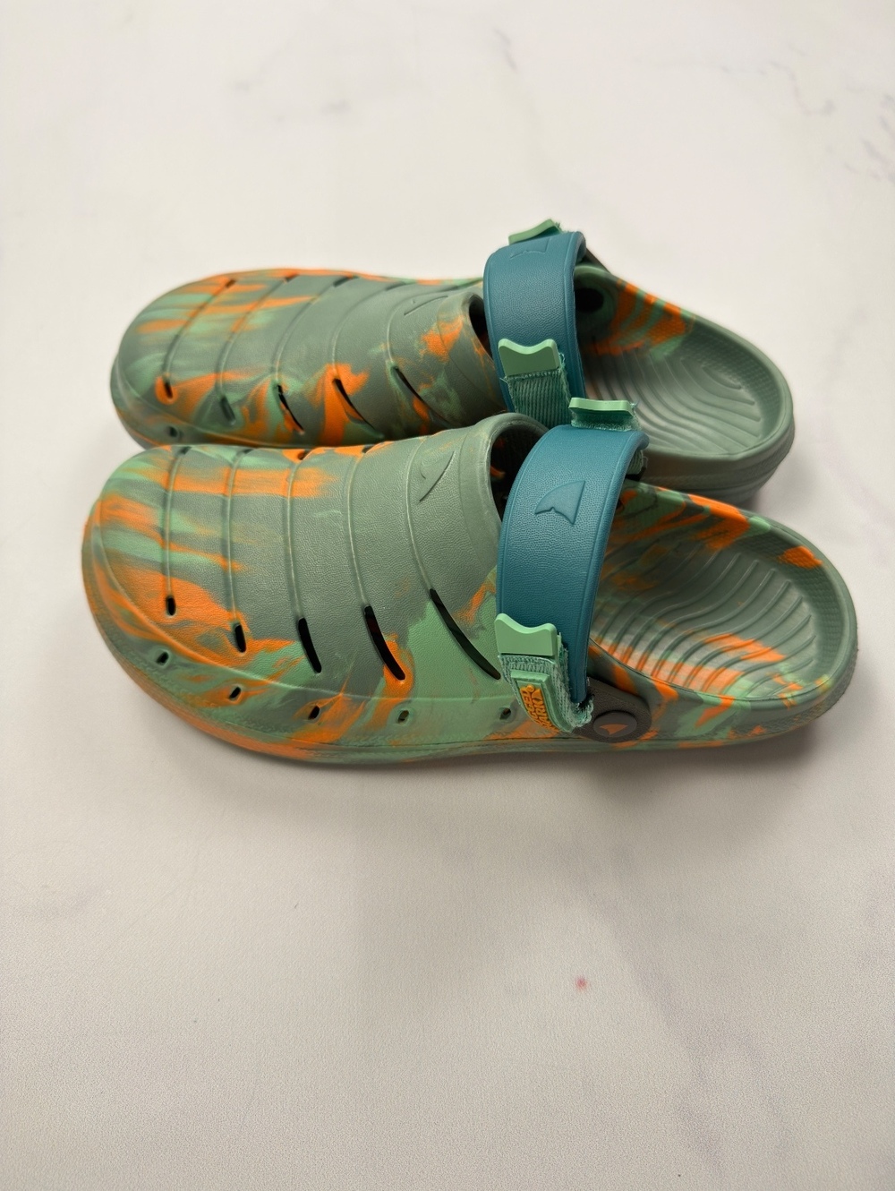 Rugged Shark Slip-On Clogs Green Orange Comfortable - Boys 6Y
